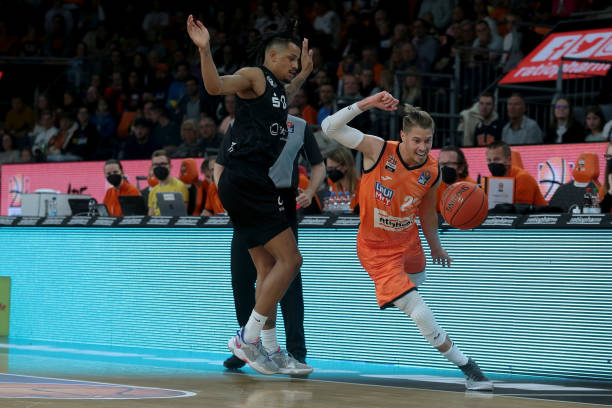 且实力强大 且实力强大