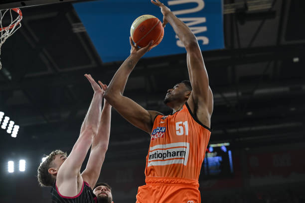 几乎凭一己 几乎凭一己